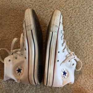 Women’s high top converse, size 6